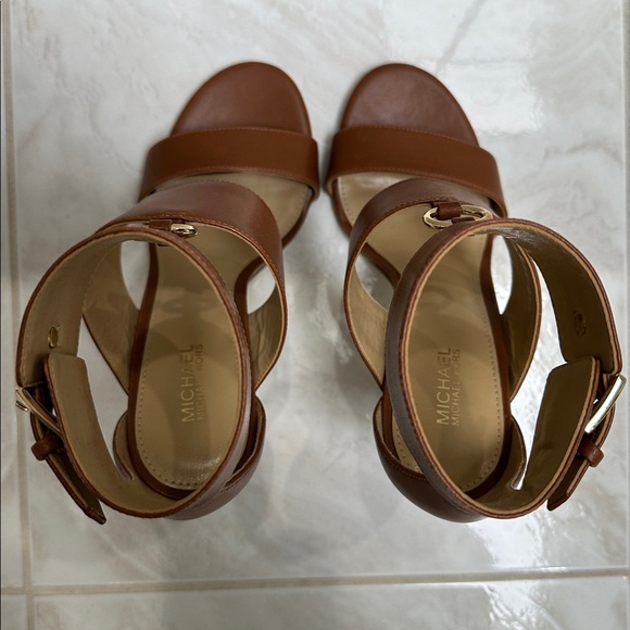 Michael Kors brown leather heels size 6 - Picture 6 of 7